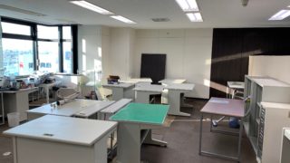 千代田区のオフィス移転の為のオフィス家具（残置物処分）回収前の写真２