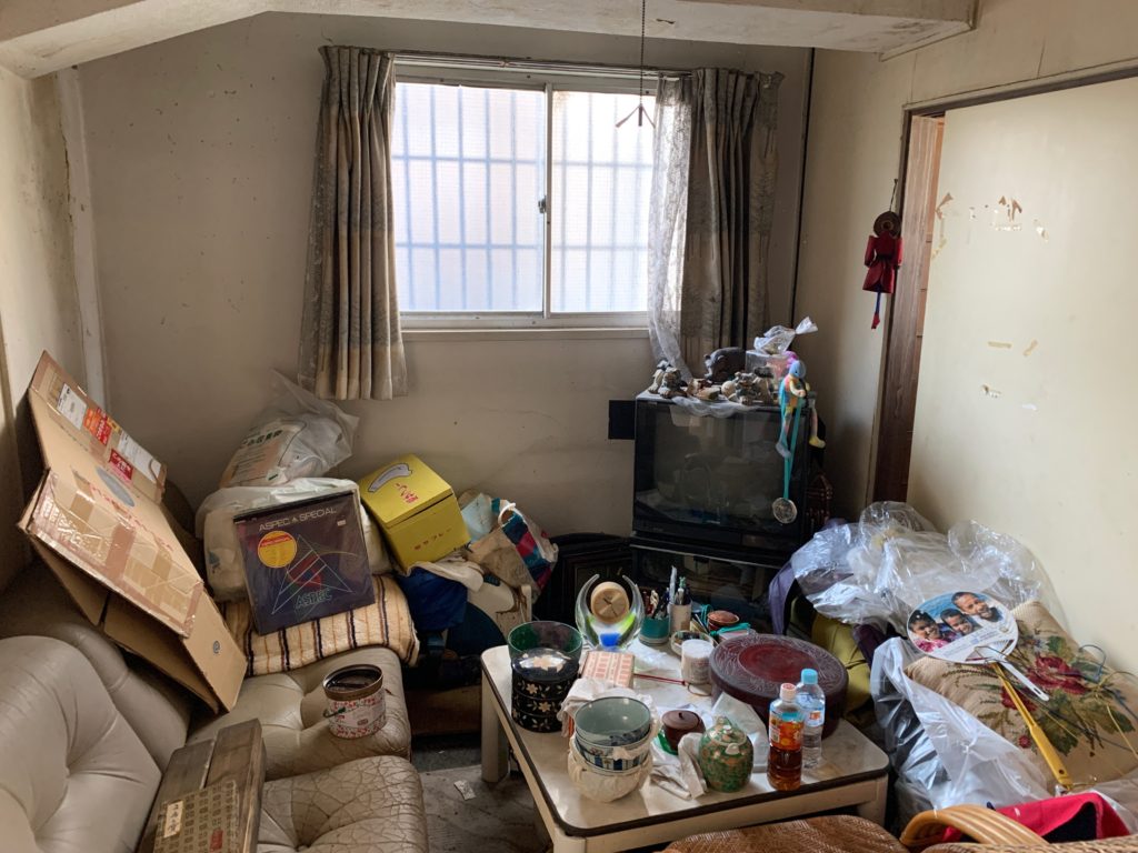 マンション一室の残置物撤去（生前整理）前の写真２（渋谷区）