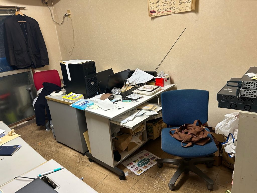 マンションに入っているオフィスの移転のための不用品の回収を行いました。（渋谷区）の写真１