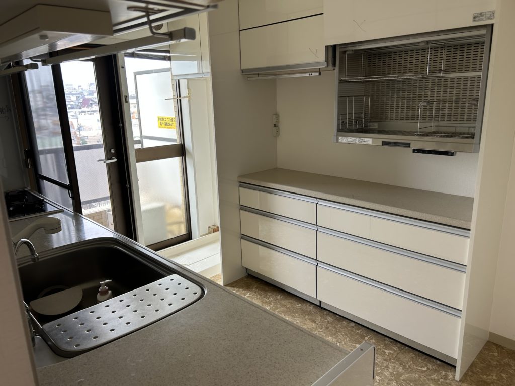 不動産業者様から買取物件のマンションの残地物撤去、処分を行いました。（中野区）　作業前→作業後の作業後の写真３