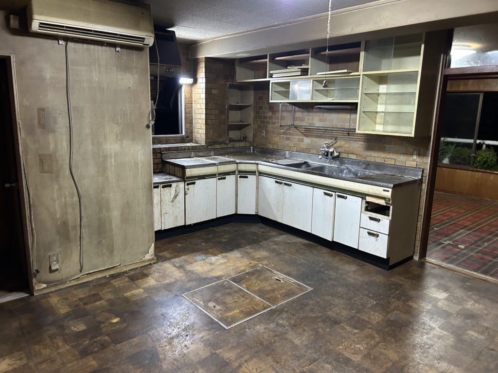 不動産業者様からのご依頼で一戸建てビルの残置物撤去、処分を行いました。（品川区）作業後の写真１０