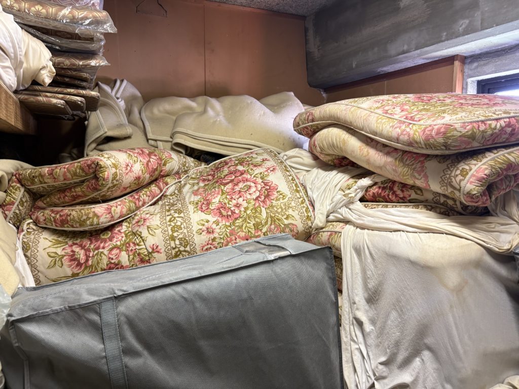 リピートのお客様でホテルの布団などの不用品を回収、処分いたしました。（台東区）の写真２