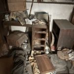 不動産会社様からのご依頼で戸建ての解体前の残置物の撤去処分を行いました。（板橋区）作業前→作業後の作業前の写真２