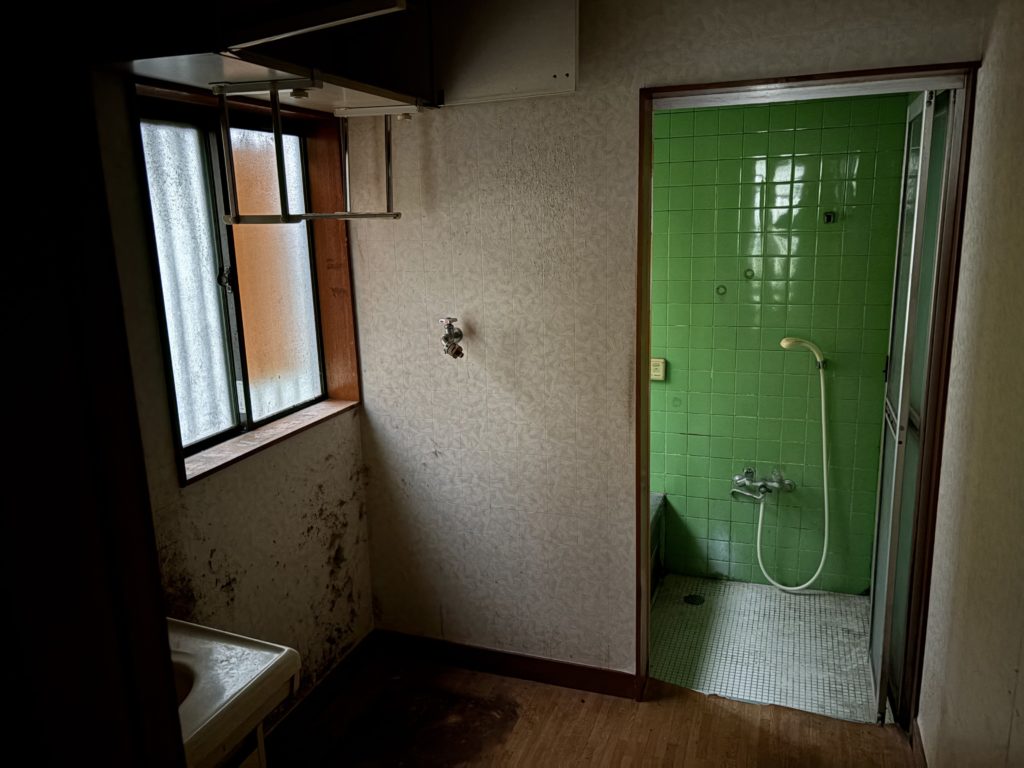 不動産業者様からのご依頼で一戸建て（空き家）の残地物撤去、処分を行いました。（練馬区）の写真４