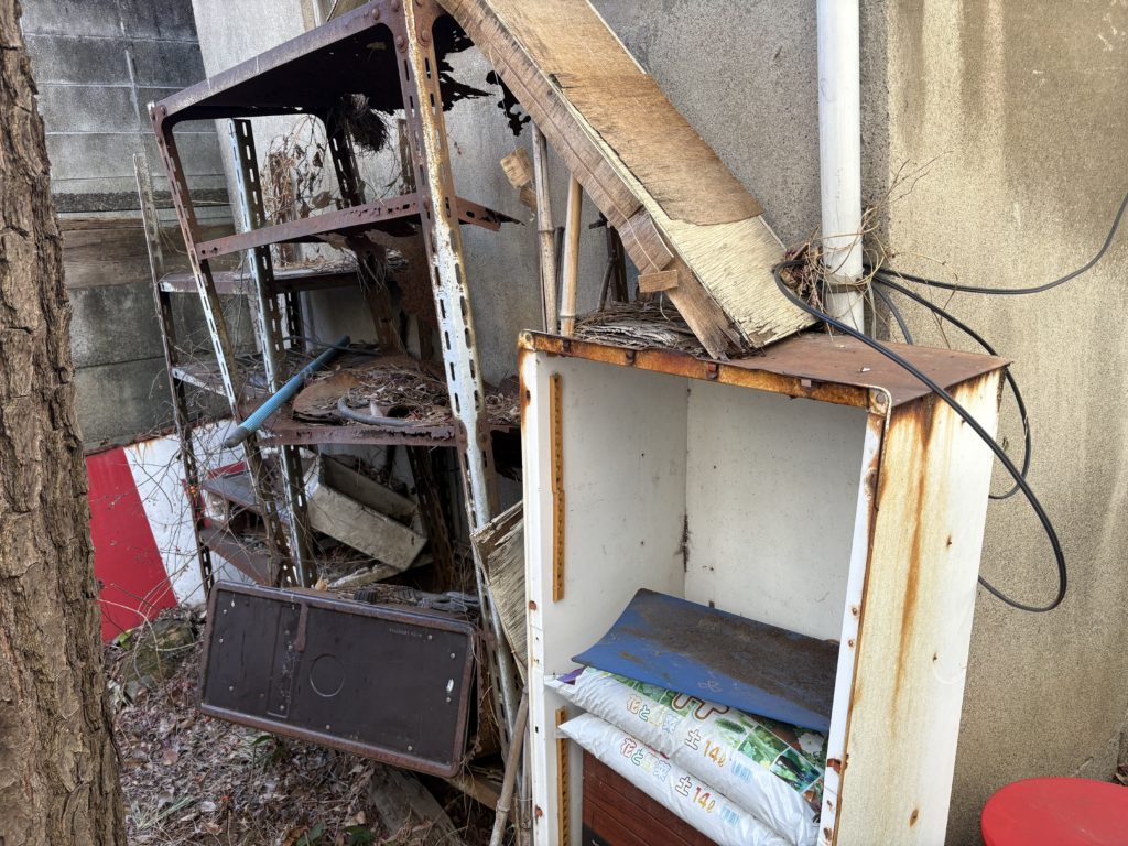 町会の鉄パイプなどの不用品や残置物を撤去、回収いたしました。（品川区）の写真２