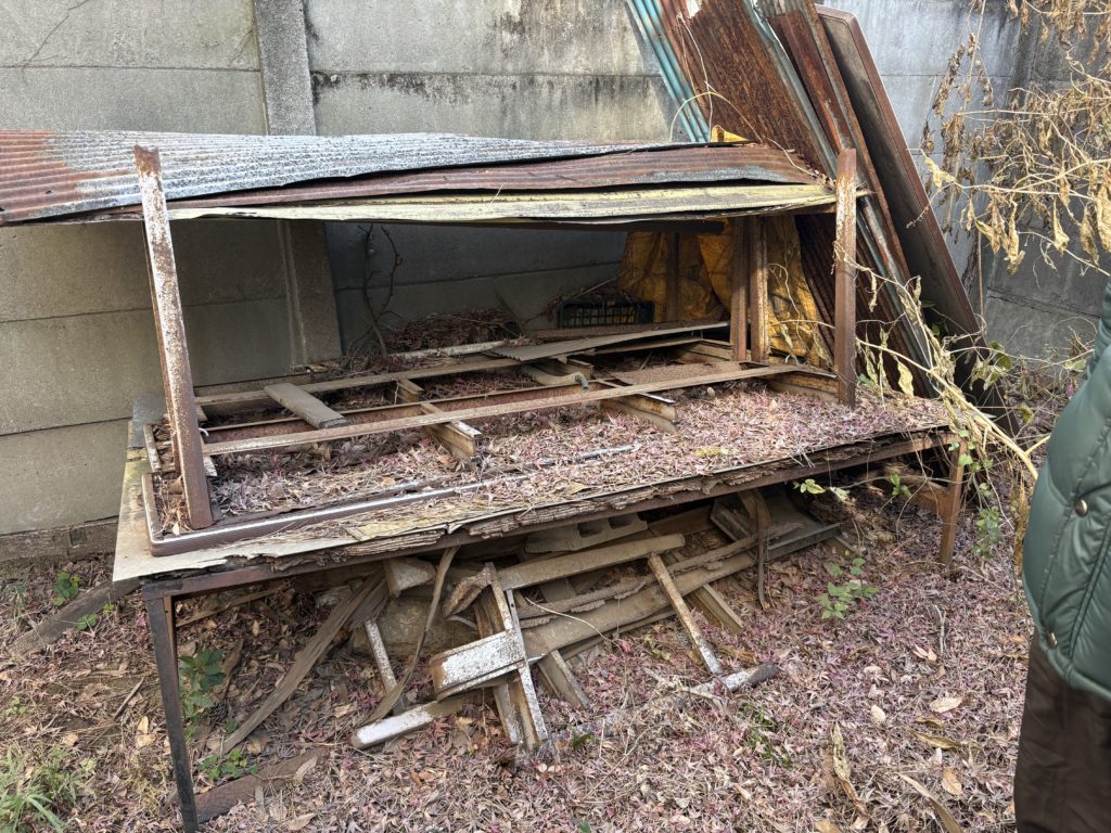 町会の鉄パイプなどの不用品や残置物を撤去、回収いたしました。（品川区）の写真３